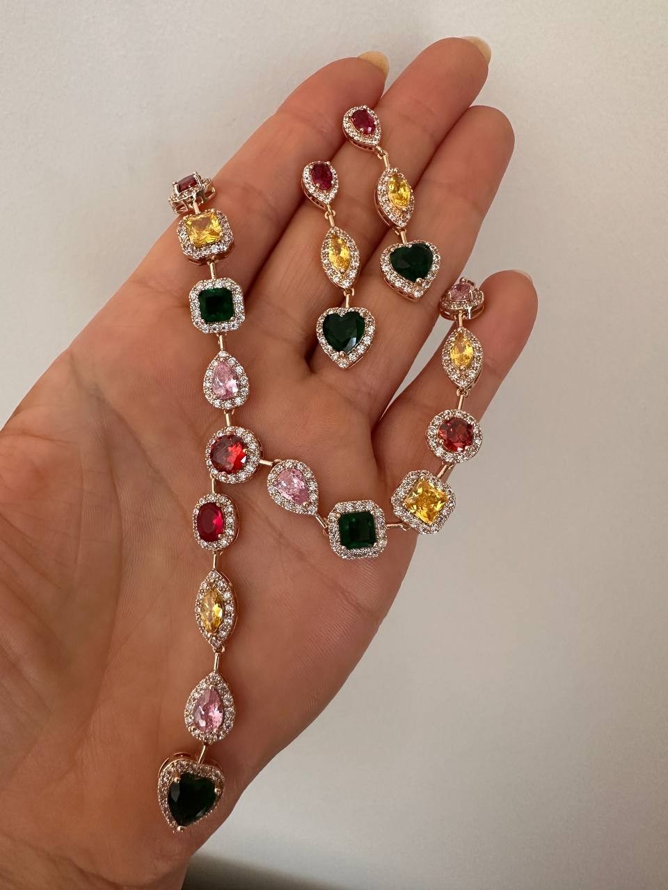 Vip Çelik Gold Renk Zirkon Renkli Taşlı Premium Seri Antialerjik Kolye Küpe İkili Set Takım Kolye 42 cm. Küpe 4,5 cm.