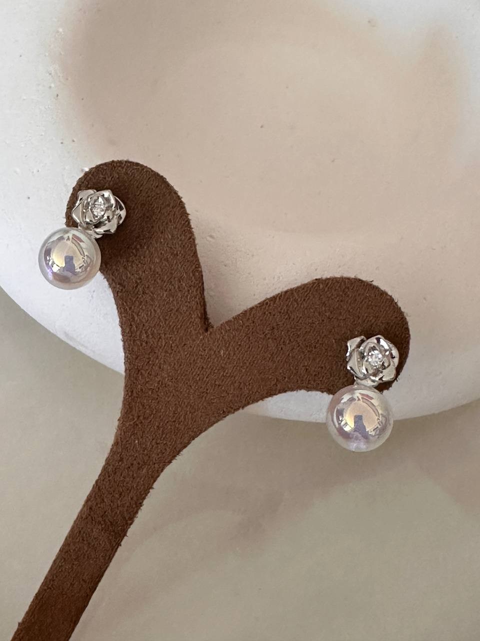 Vip Seri Gümüş Renk 925 K Gümüş Kaplama Zirkon Taş ve Cam İncili Küpe Uzunluk 1,5 cm.