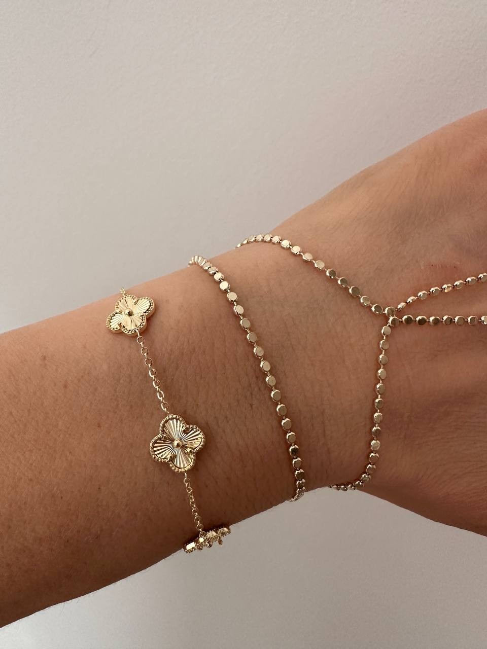Vip Çelik Gold Renk Küçük Yonca Figürlü Premium Seri Bileklik Uzunluk 16,5 cm. 21 cm.