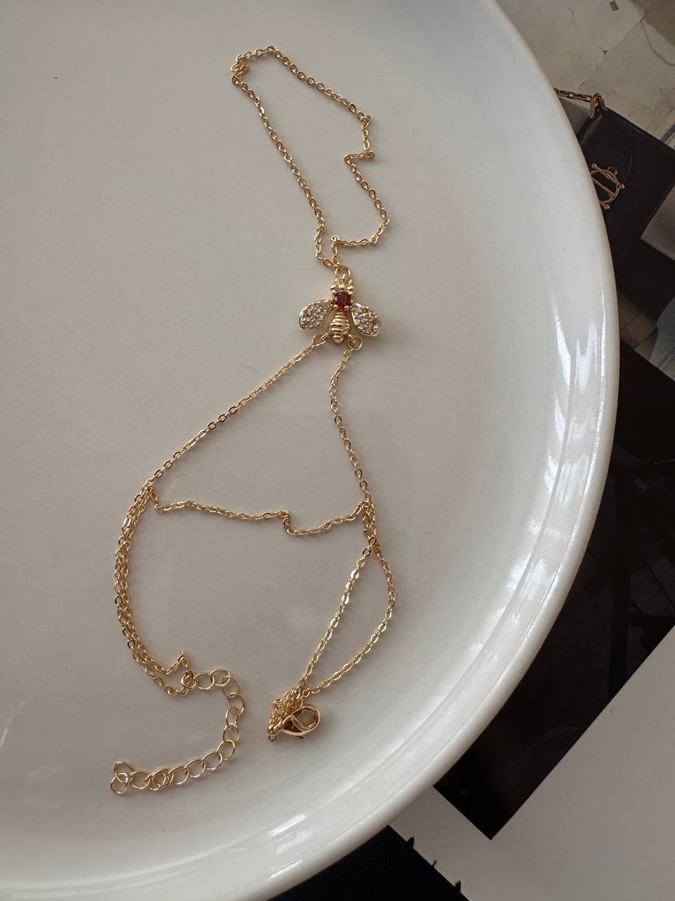Gold Renk Zirkon Taşlı Rodyum Kaplama Arı Figürlü Şahmeran Bileklik