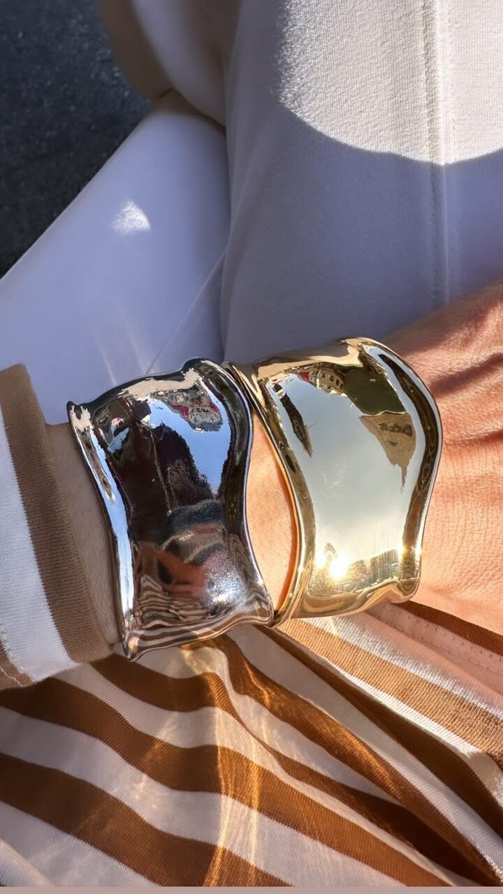 Gold Renk Rodyum Kaplama Kalın Yarım Kelepçe Bileklik Genişlik 7 cm. Kalınlık 4 cm.