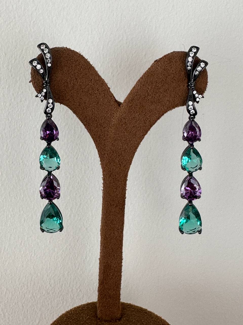 Vip Seri Siyah Renk 925 K Gümüş Kaplama Zirkon Renkli Taşlı Sallantılı Özel Tasarım Küpe Uzunluk 6 cm.