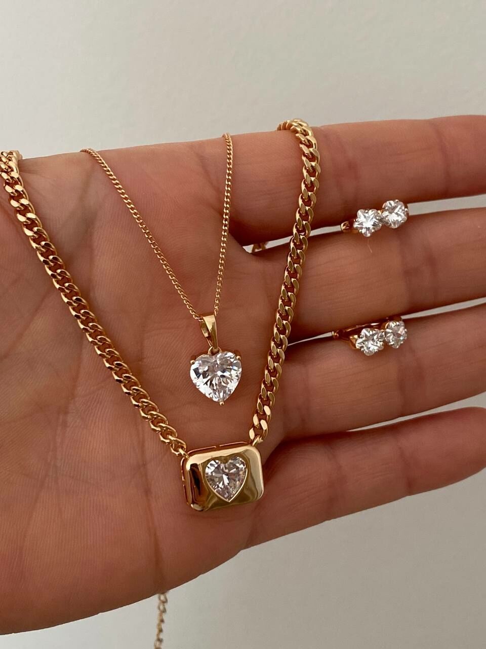 Vip Çelik Gold Renk Kalp Zirkon Taşlı Antialerjik Kolye Uzunluk 45 cm.
