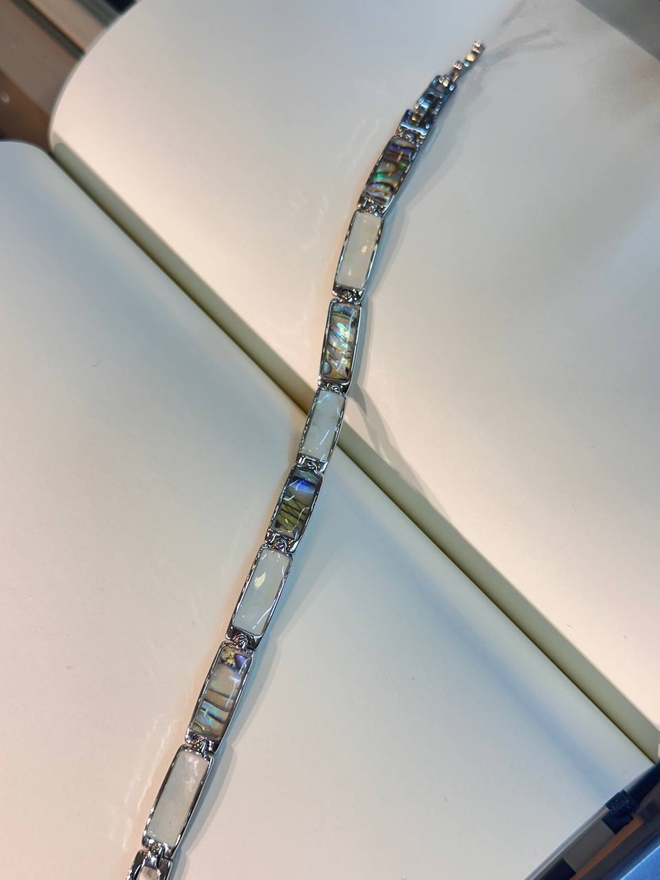 Vip Çelik Gümüş Renk Sedef ve Renkli Taşlı Premium Seri Bileklik Uzunluk 17 cm. Ek Klipsle 18,5 cm.
