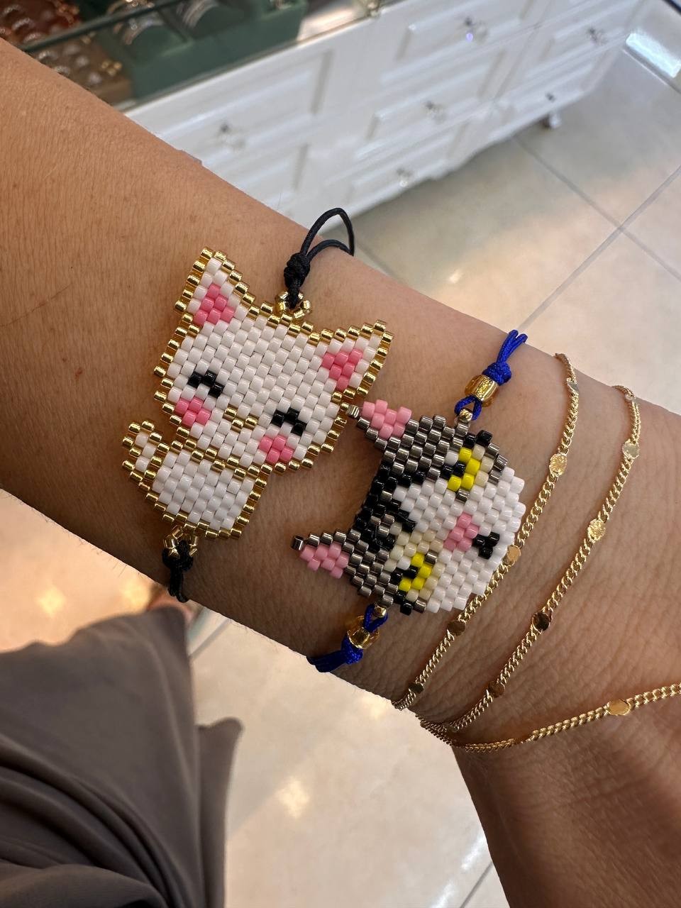 Orijinal El İşçiliği Renkli Boncuklu Kedi Figürlü Miyuki Bileklik