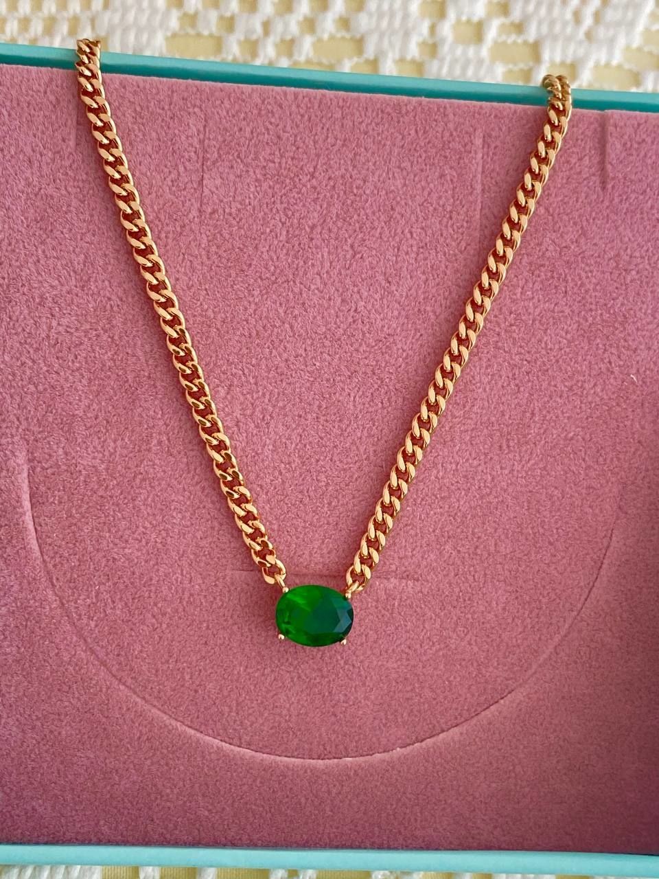 Vip Çelik Gold Renk Zirkon Yeşil Taş Zincir Kolye Uzunluk Min.38 cm. Max.43 cm. Zincir Kalınlık 3 mm