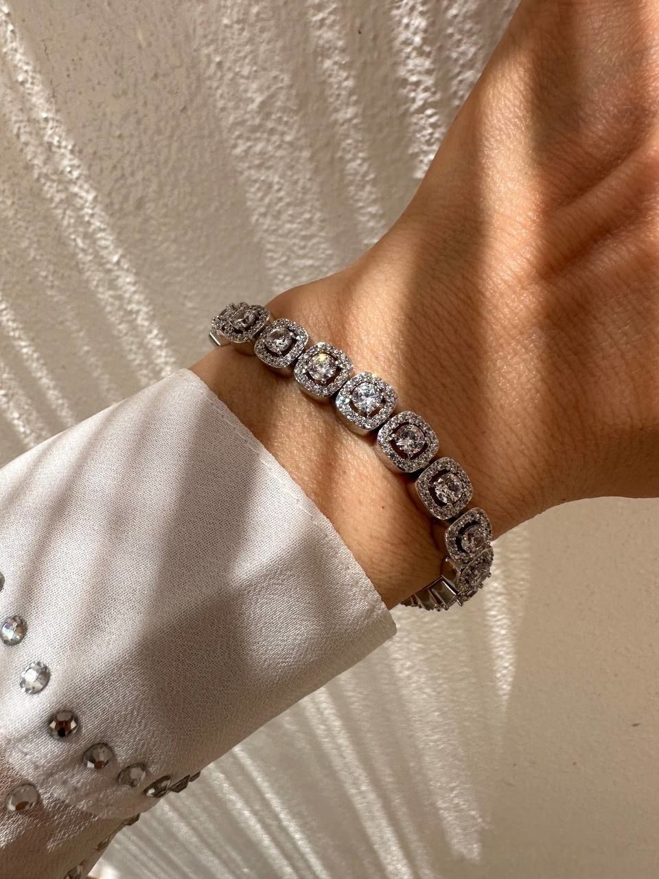 Vip Çelik Platin Renk Zirkon Taş Premium Seri Pırlanta İşçiliği Antialerjik Bileklik Uzunluk 17,5 cm.