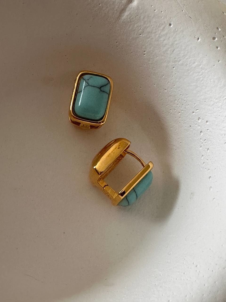 Gold Renk Rodyum Kaplama Turkuaz Taşlı Vintage Halka Küpe En Boy 1,5 cm.