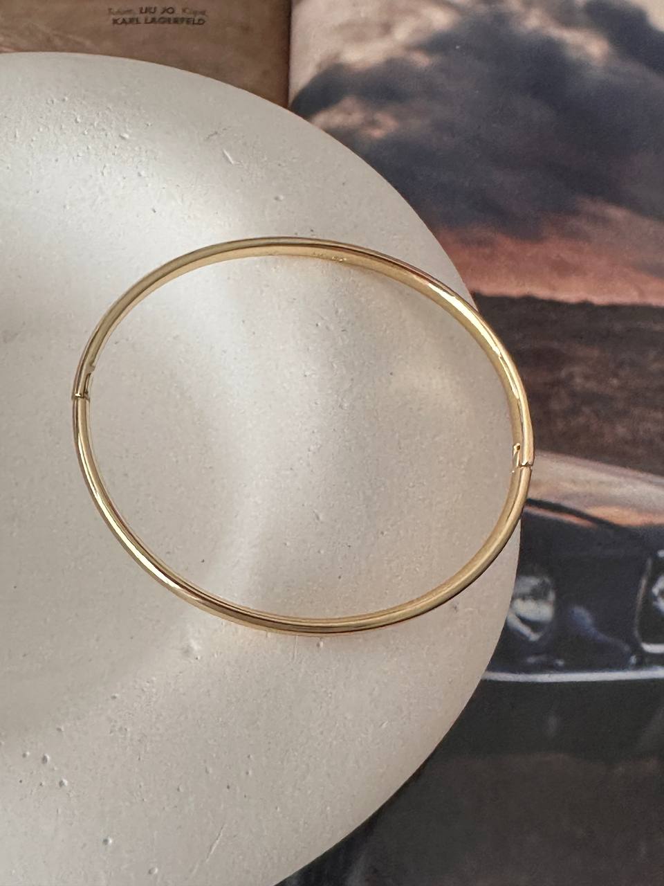 Vip Çelik Gold Renk Antialerjik Kelepçe Bileklik Genişlik 6 cm. Kalınlık 4 mm.