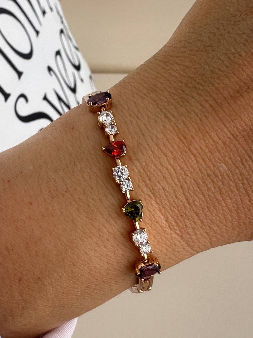 Vip Çelik Gold Renk Zirkon Renkli Taşlı Premium Seri Bileklik Uzunluk 16 cm. Ek Klipsle 18,5 cm.