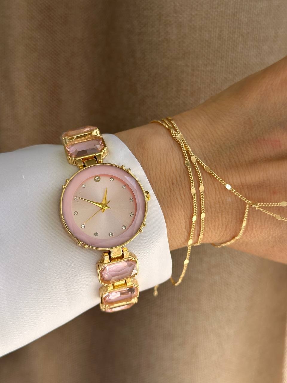 Metal Gold Renk Pembe Renkli Taşlı Kadın Kol Saati