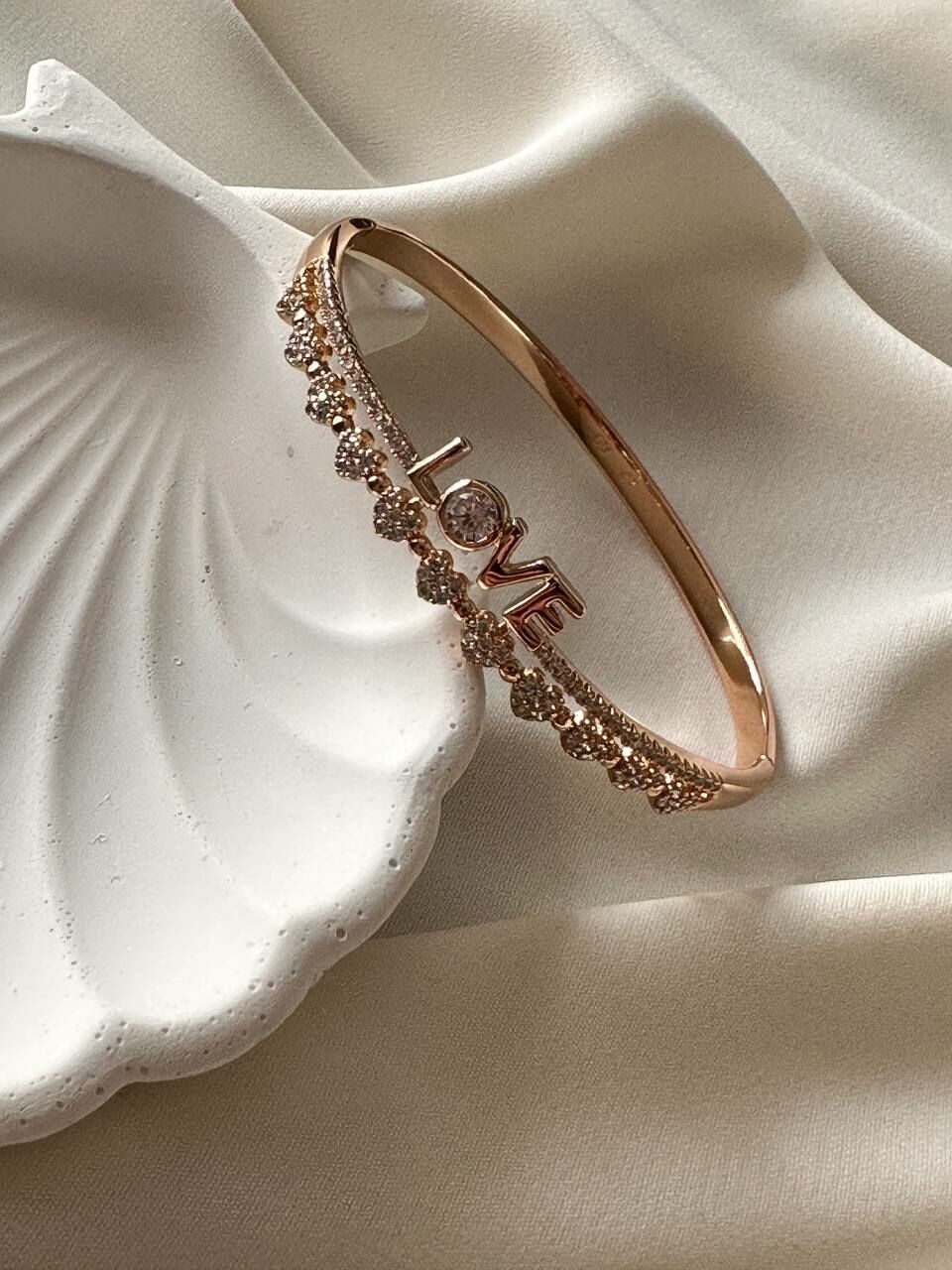 Vip Çelik Roze Gold Renk Zirkon Taş Antialerjik Kelepçe Bileklik Genişlik 6 cm.
