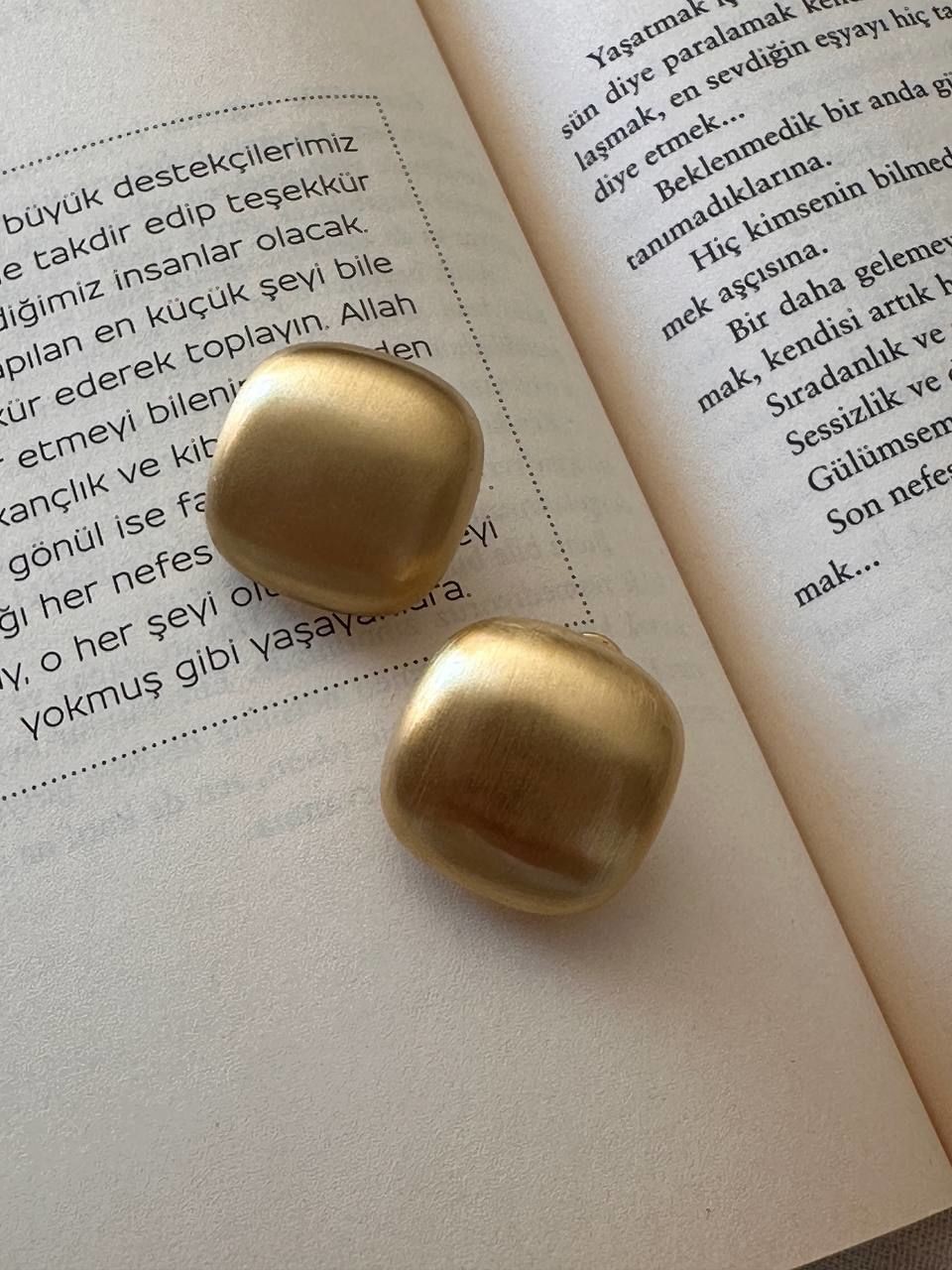 Vip Çelik Gold Renk Premium Seri Antialerjik Kare Küpe Genişlik 2,5 cm.