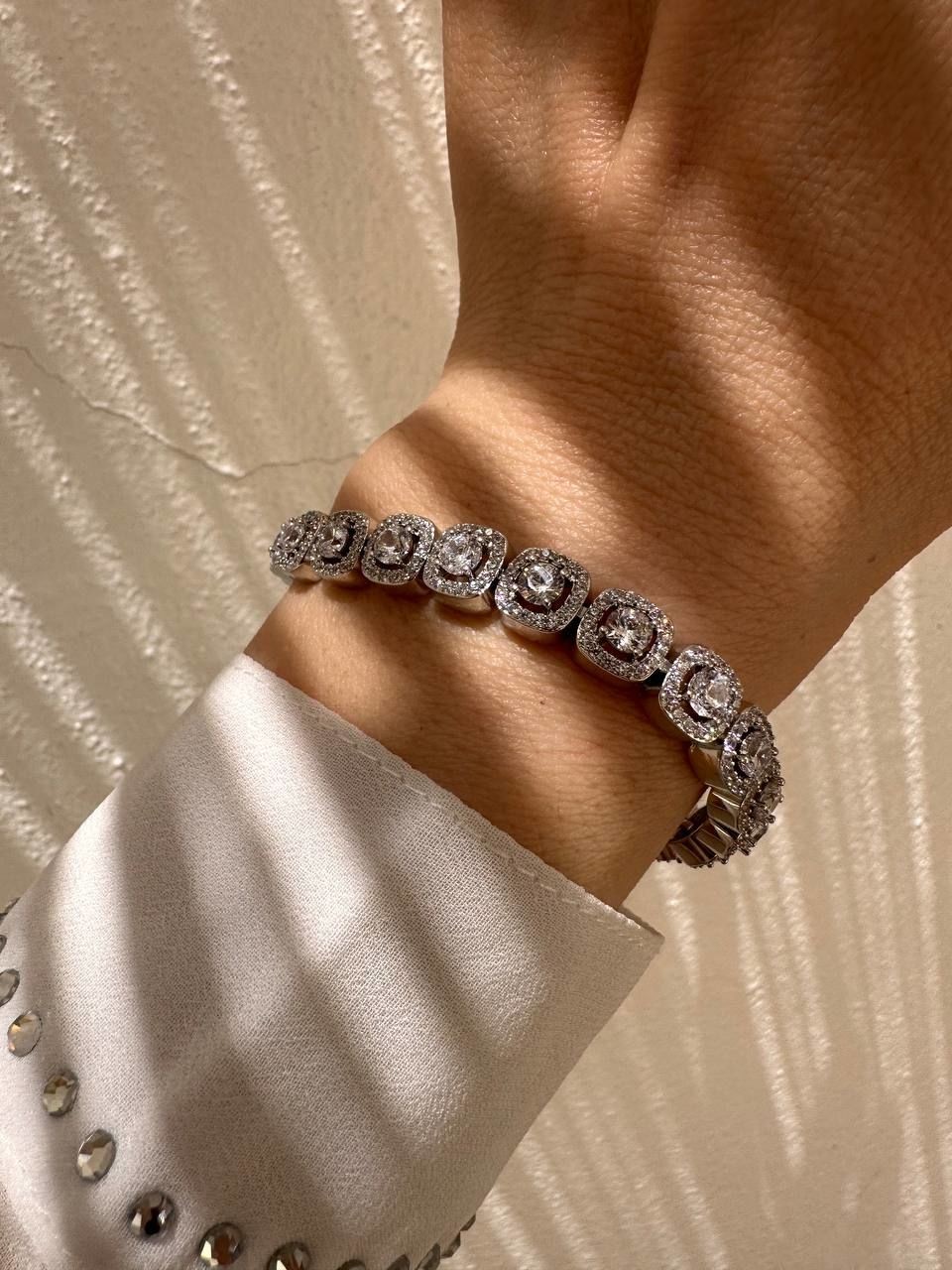 Vip Çelik Platin Renk Zirkon Taş Premium Seri Pırlanta İşçiliği Antialerjik Bileklik Uzunluk 17,5 cm.