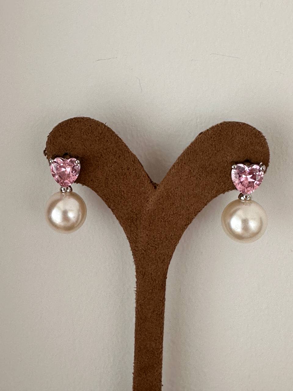 Vip Çelik Gümüş Renk Zirkon Pembe Kalp Taşlı Cam İnci Sallantılı Küpe Uzunluk 2 cm.