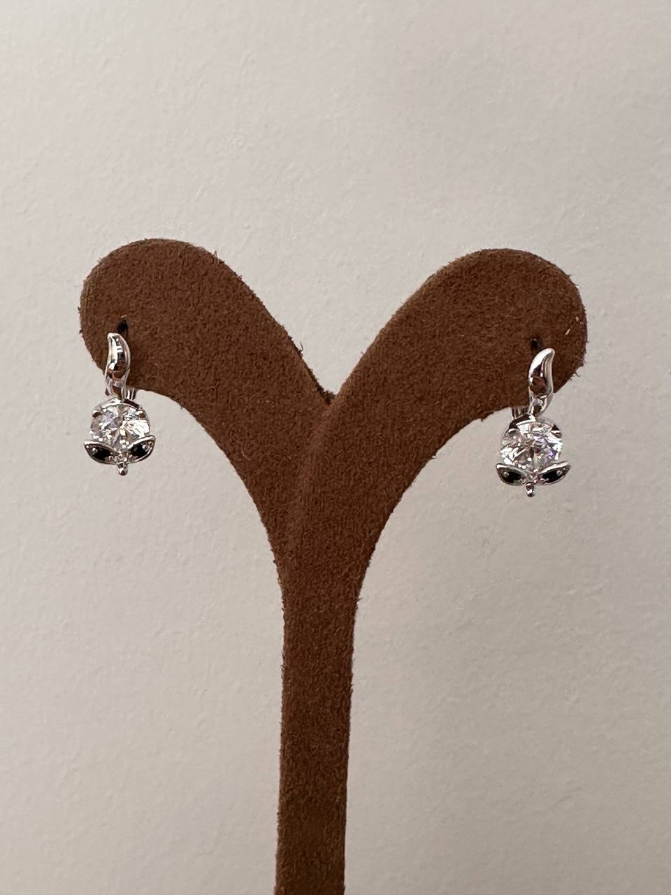 Vip Çelik Gümüş Renk Zirkon Taşlı Tasarım Oval Halka Küpe Genişlik 1 cm.