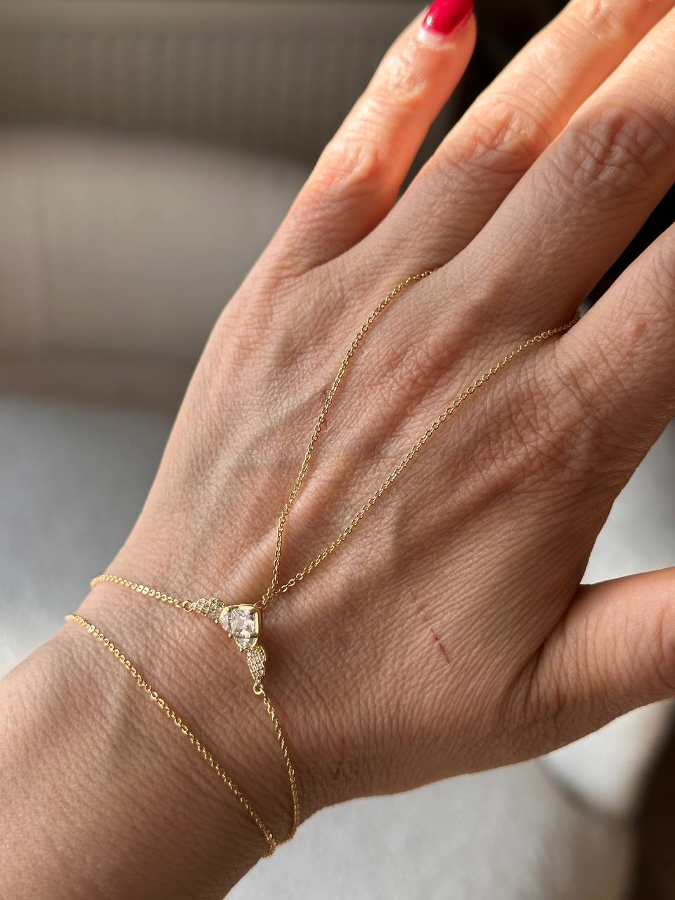 Vip Çelik Gold Renk Zirkon Kalp Taşlı ve Melek Kanat Figürlü Şahmeran Bileklik