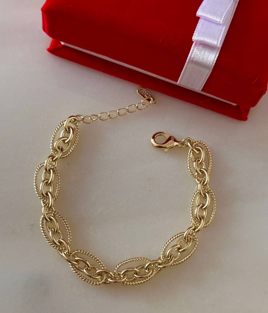 Vip Çelik Gold Renk Lazer Kesim Tasarım Bileklik Uzunluk Min. 19 cm. Max. 23 cm.