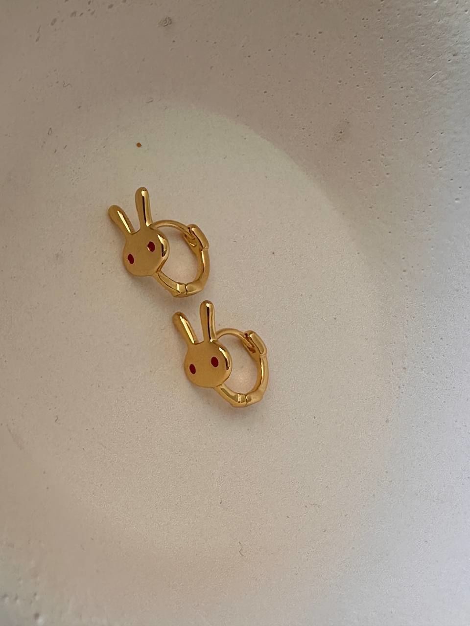 Vip Çelik Gold Renk Tavşan Figürlü Antialerjik Minimal Halka Küpe Genişlik 1 cm.