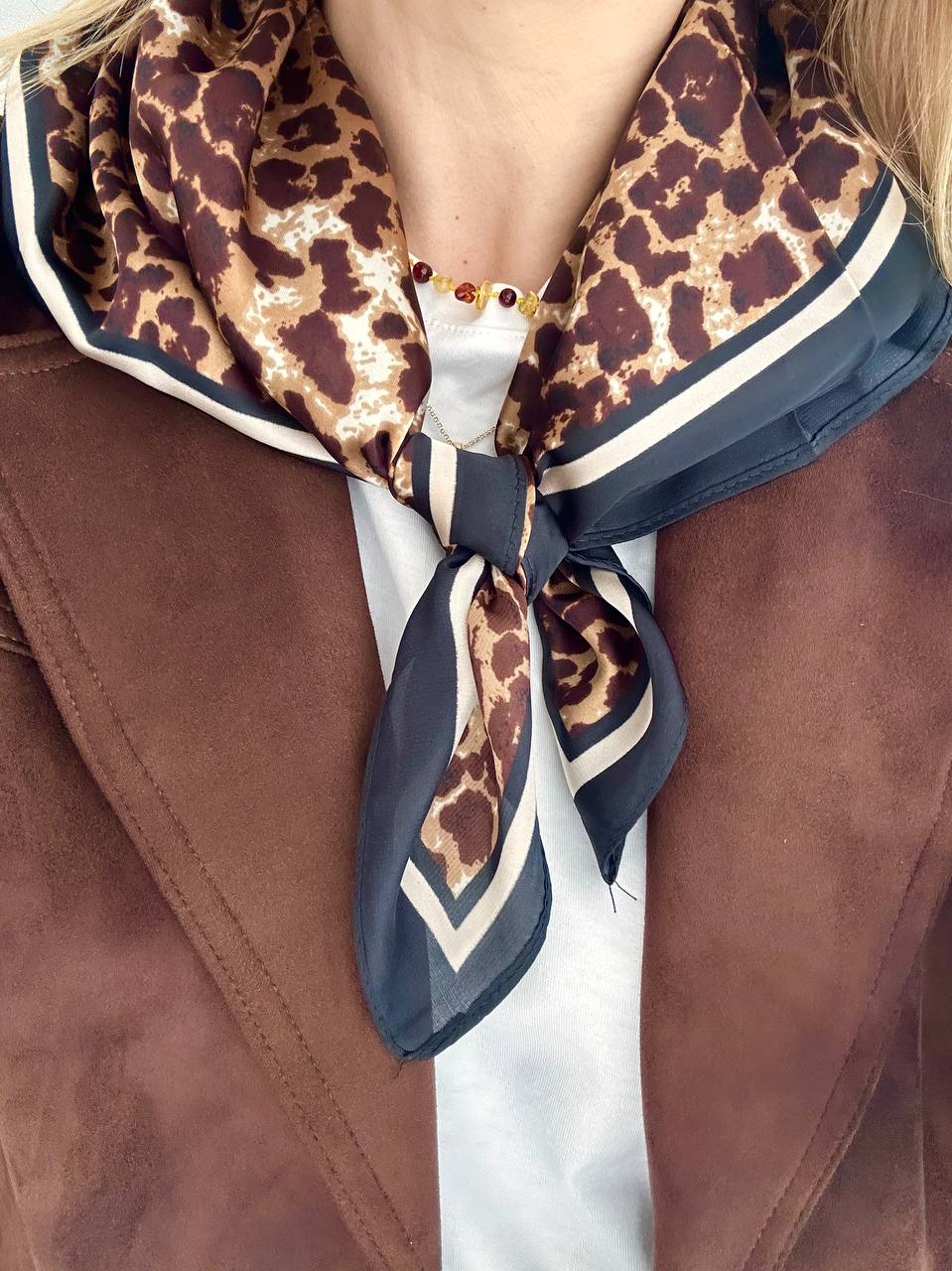 İpek Saten Kumaş Renkli Leopar Desenli Fular 70 x 70