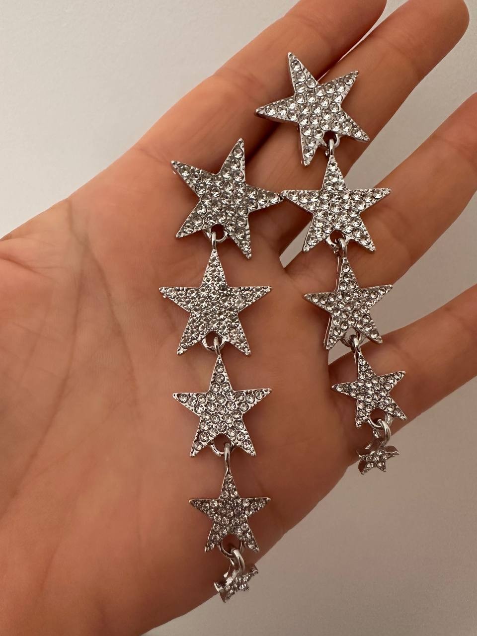 Vip Seri Gümüş Renk Zirkon Taşlı Rodyum Kaplama 5 Yıldız Sallantılı Küpe Uzunluk 8,5 cm.