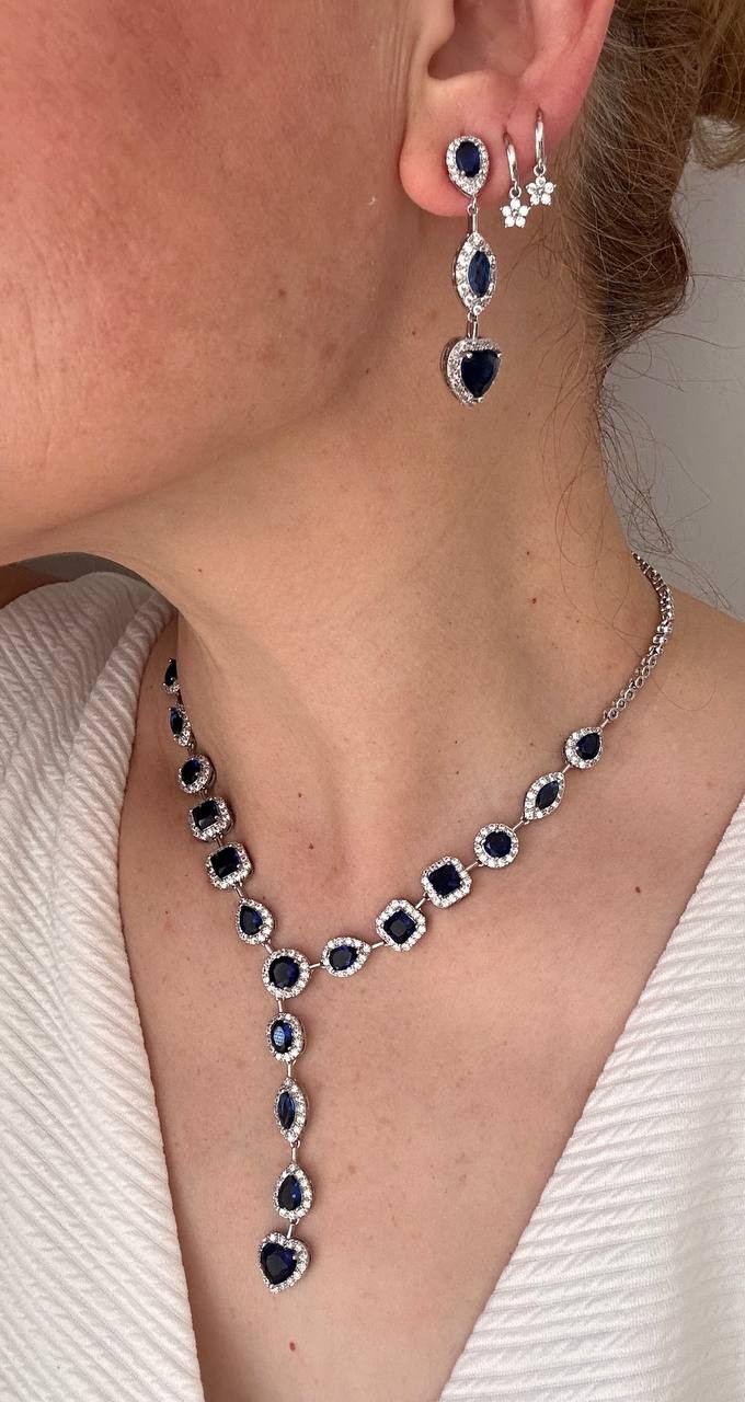 Vip Çelik Gümüş Renk Zirkon Beyaz ve Gece Mavisi Taşlı Premium Seri Antialerjik Kolye Küpe İkili Set Takım Kolye 42 cm. Küpe 4,5 cm.