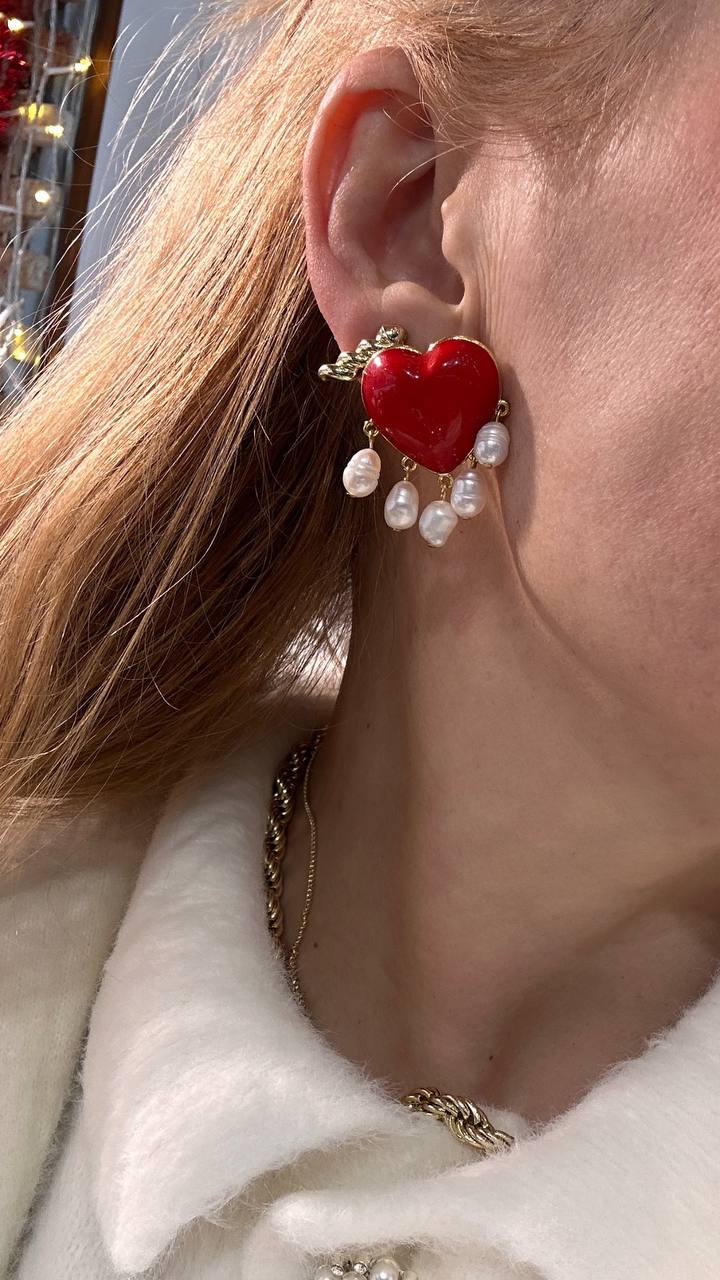 Vip Çelik Gold Renk Orijinal Doğal İnci Sallantılı Kırmızı Kalp Küpe Genişlik 2,5 cm. Uzunluk 3 cm.