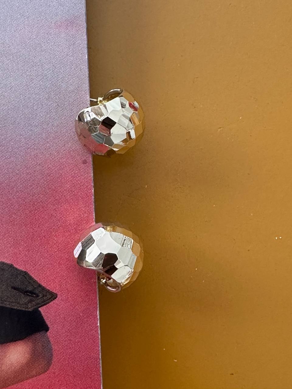 Vip Çelik Gold Renk Lazer Kesim Premium Seri Yarım Halka Top Görünüm Küpe