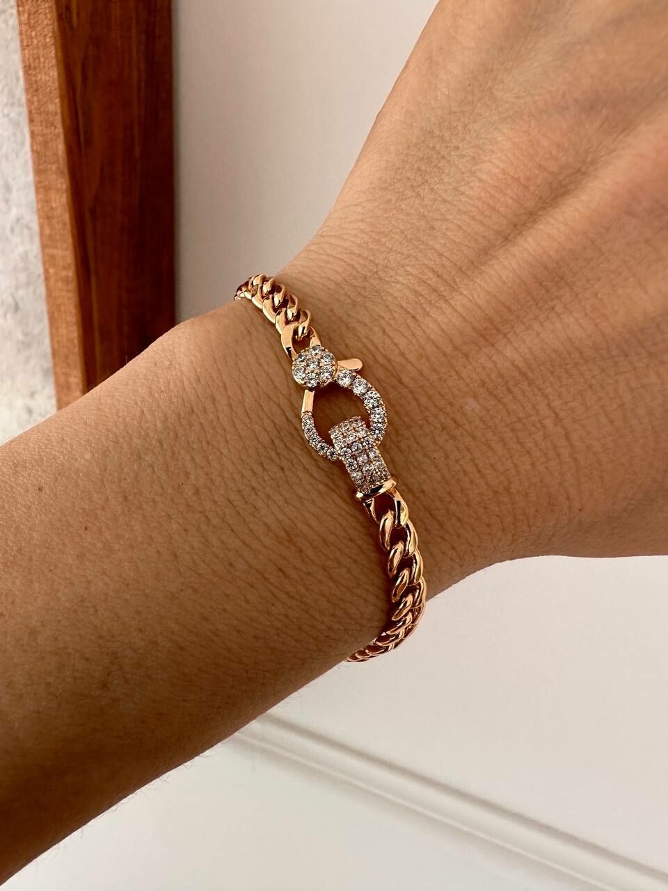 Vip Çelik Gold Renk Zirkon Taş Antialerjik Zincir Bileklik Uzunluk 16,5 cm.