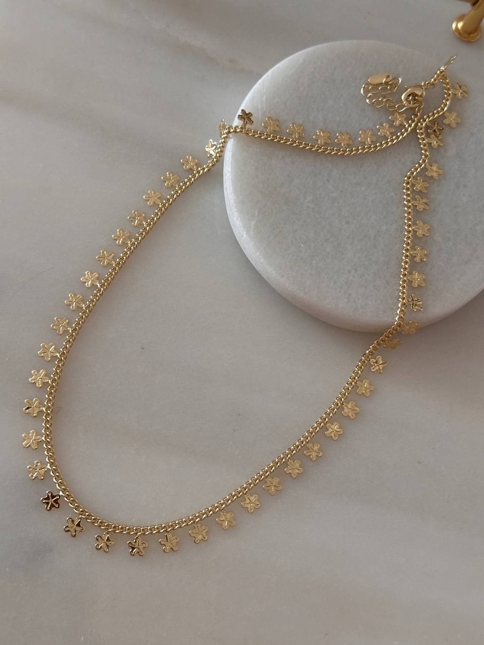 Vip Çelik Gold Renk Lazer Kesim Çiçek Figürlü Pul Kolye Uzunluk 45 cm. 50 cm.