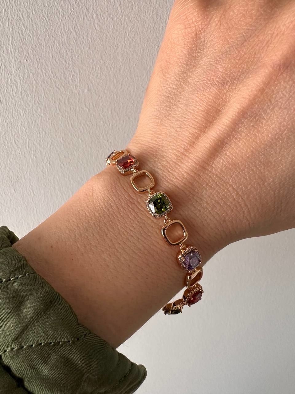 Vip Çelik Gold Renk Zirkon Renkli Taş Antialerjik Premium Seri Bileklik Uzunluk Min. 17,5 cm. Max. 21 cm. Taş Genişlik 8 mm.