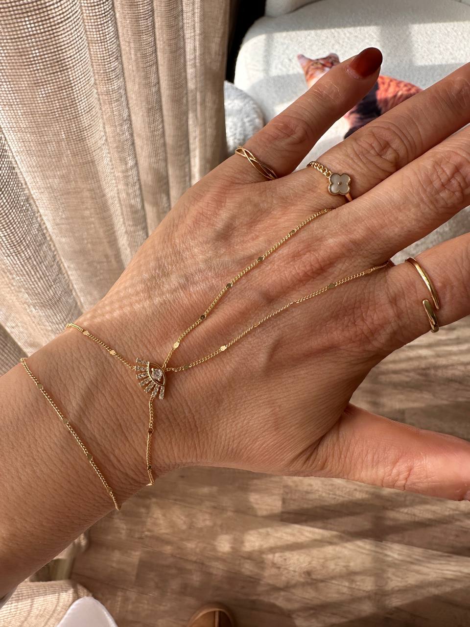 Gold Renk Zirkon Taşlı Rodyum Kaplama Göz Figürlü Şahmeran Bileklik