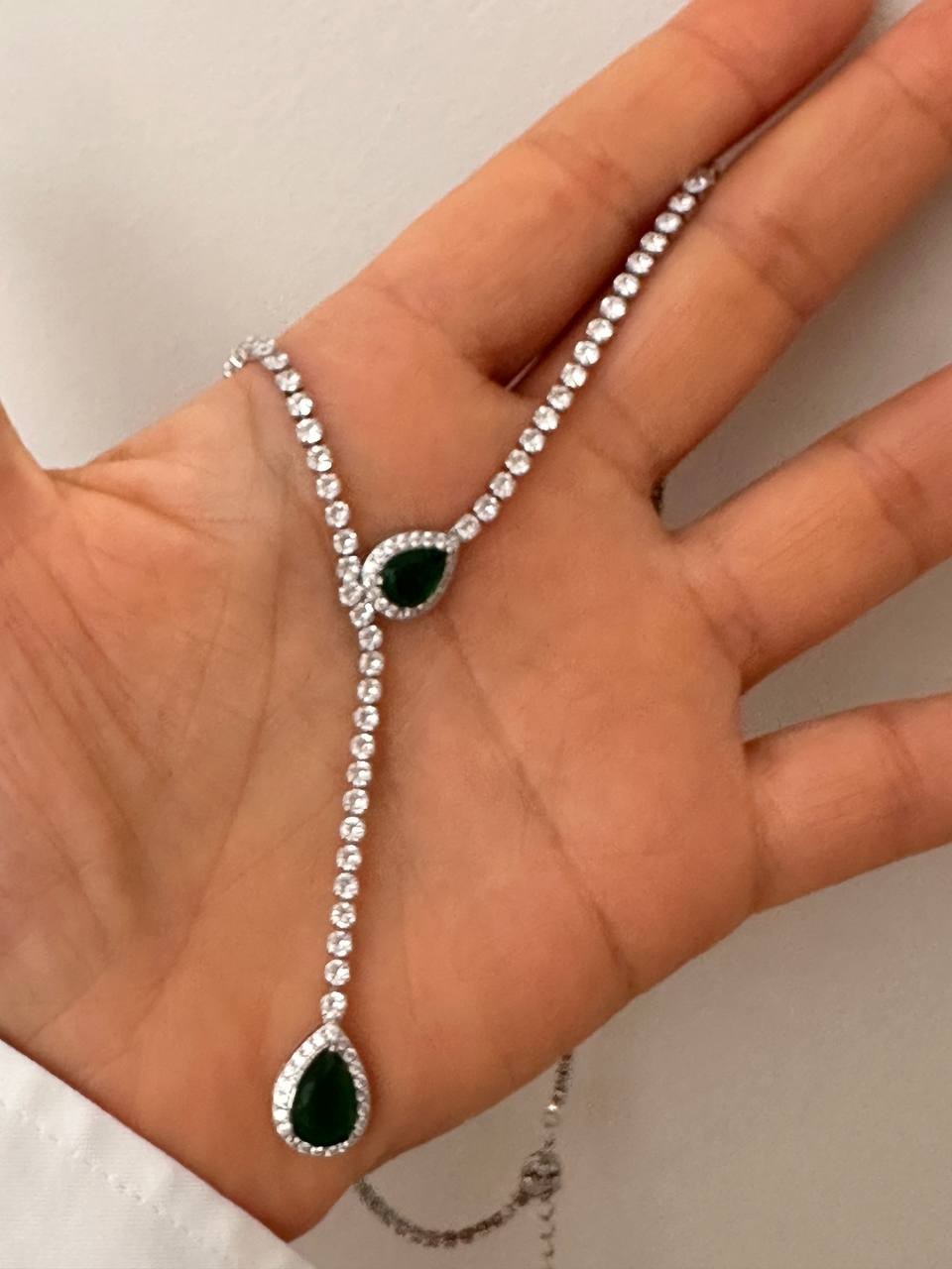 Gümüş Renk Paslanmaz Çelik Zirkon Taşlı Yeşil Damla Taş Detaylı Su Yolu Kolye Uzunluk 40 cm. 45 cm. Taş 3 mm.