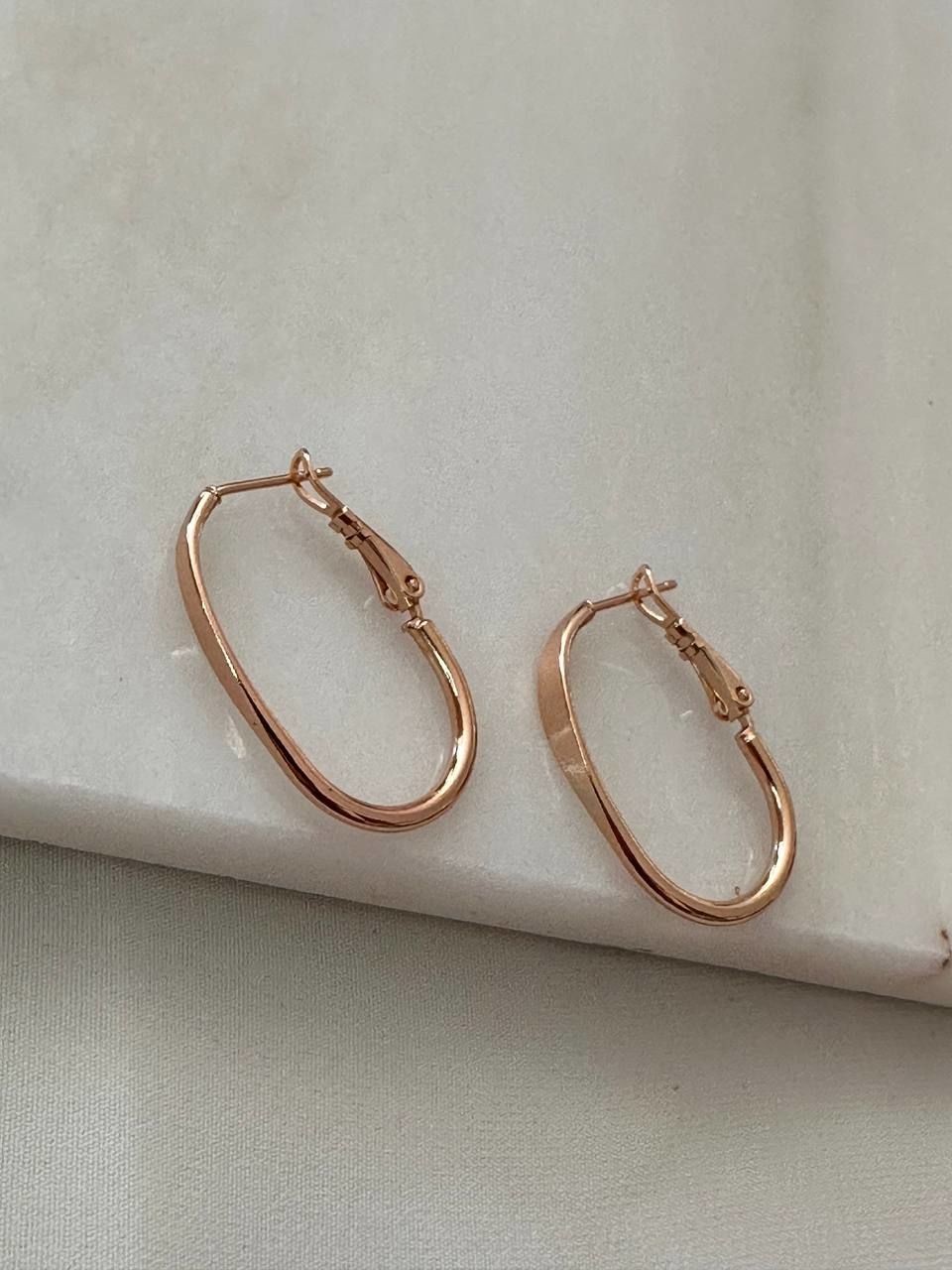 Vip Çelik Gold Renk Lazer Kesim Antialerjik Oval Halka Küpe Genişlik 2 cm. Uzunluk 3 cm.