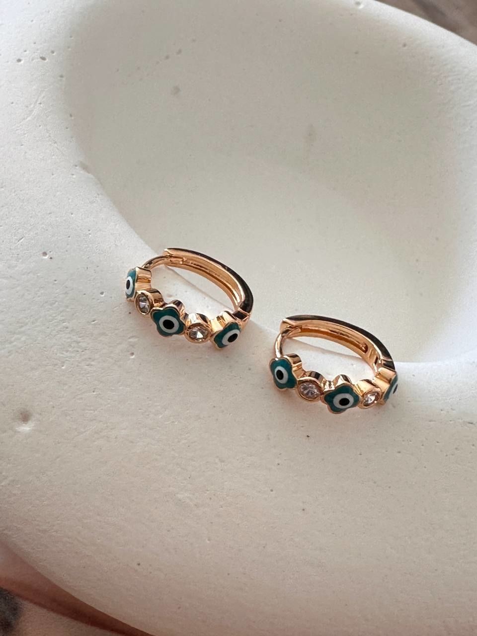 Vip Çelik Gold Renk Zirkon Taş Göz Boncuk Detaylı Antialerjik Halka Küpe Genişlik 1,5 cm.