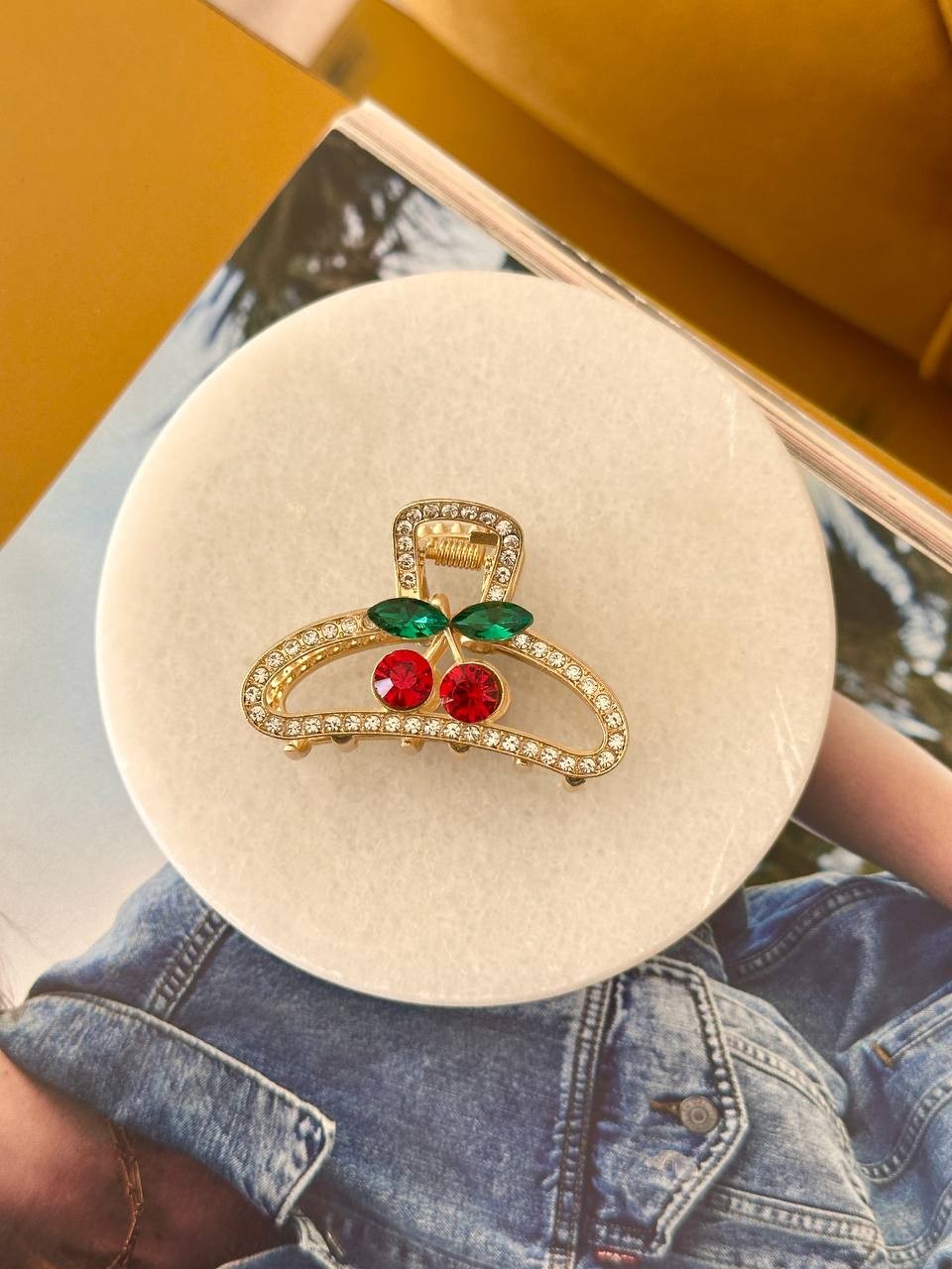 Gold Renk Kristal Renkli Taşlı Kiraz Figürlü Metal Mandal Toka Uzunluk 5 cm.