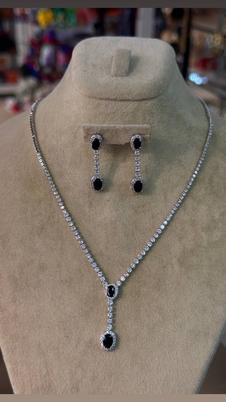 Vip Seri Gümüş Renk Zirkon Beyaz ve Siyah Taşlı Rodyum Kaplama Su Yolu Kolye Küpe Set Takım Uzunluk 40 cm. 45 cm. Taş 2 mm.
