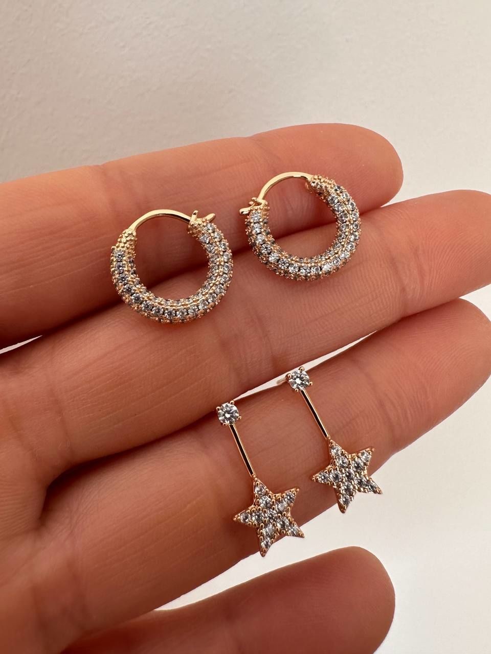 Vip Çelik Gold Renk Zirkon Taş Yıldız Sallantılı Antialerjik Küpe Uzunluk 1,8 cm.