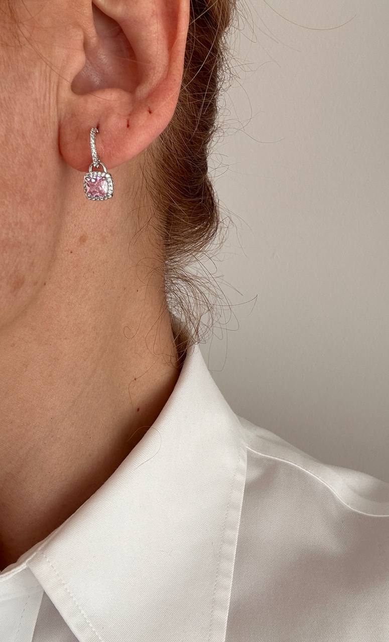 Vip Seri Gümüş Renk 925 K Gümüş Kaplama Zirkon Pembe Baget Taş Sallantılı Küpe Taş Genişlik 7 mm.