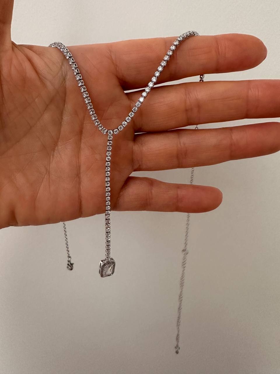 Gümüş Renk Rodyum Kaplama Zirkon Baget Taş Sallantılı Su Yolu ( Y ) Kolye Uzunluk Min. 40 cm. Max. 50 cm.