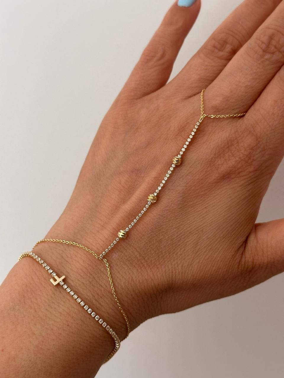 Gold Renk Zirkon Taşlı Top Detaylı Rodyum Kaplama Su Yolu Şahmeran Bileklik