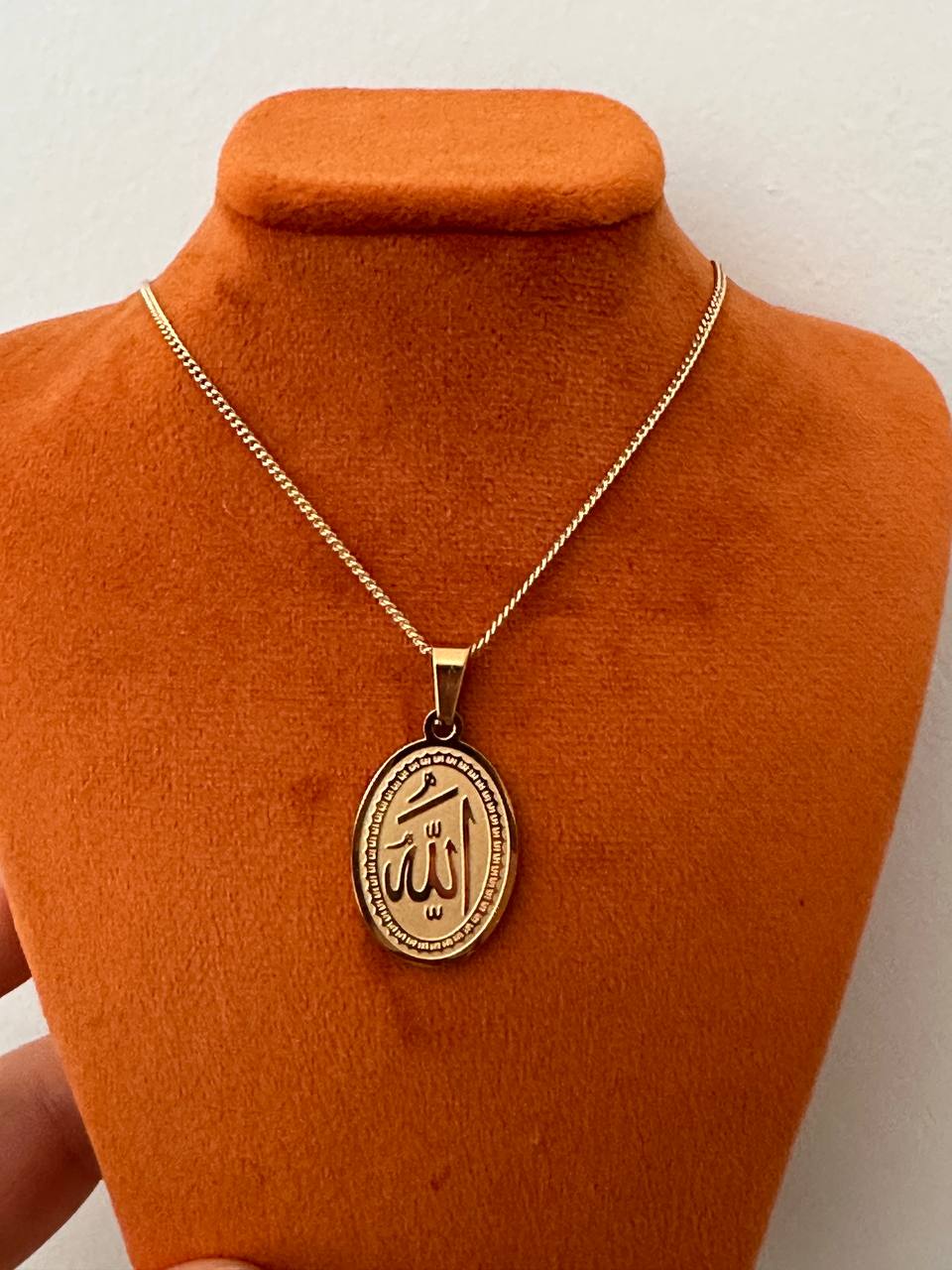 Vip Çelik 14 Ayar Altın Rengi ALLAH Yazılı Antialerjik Oval Plaka Kolye Uzunluk 45 cm.