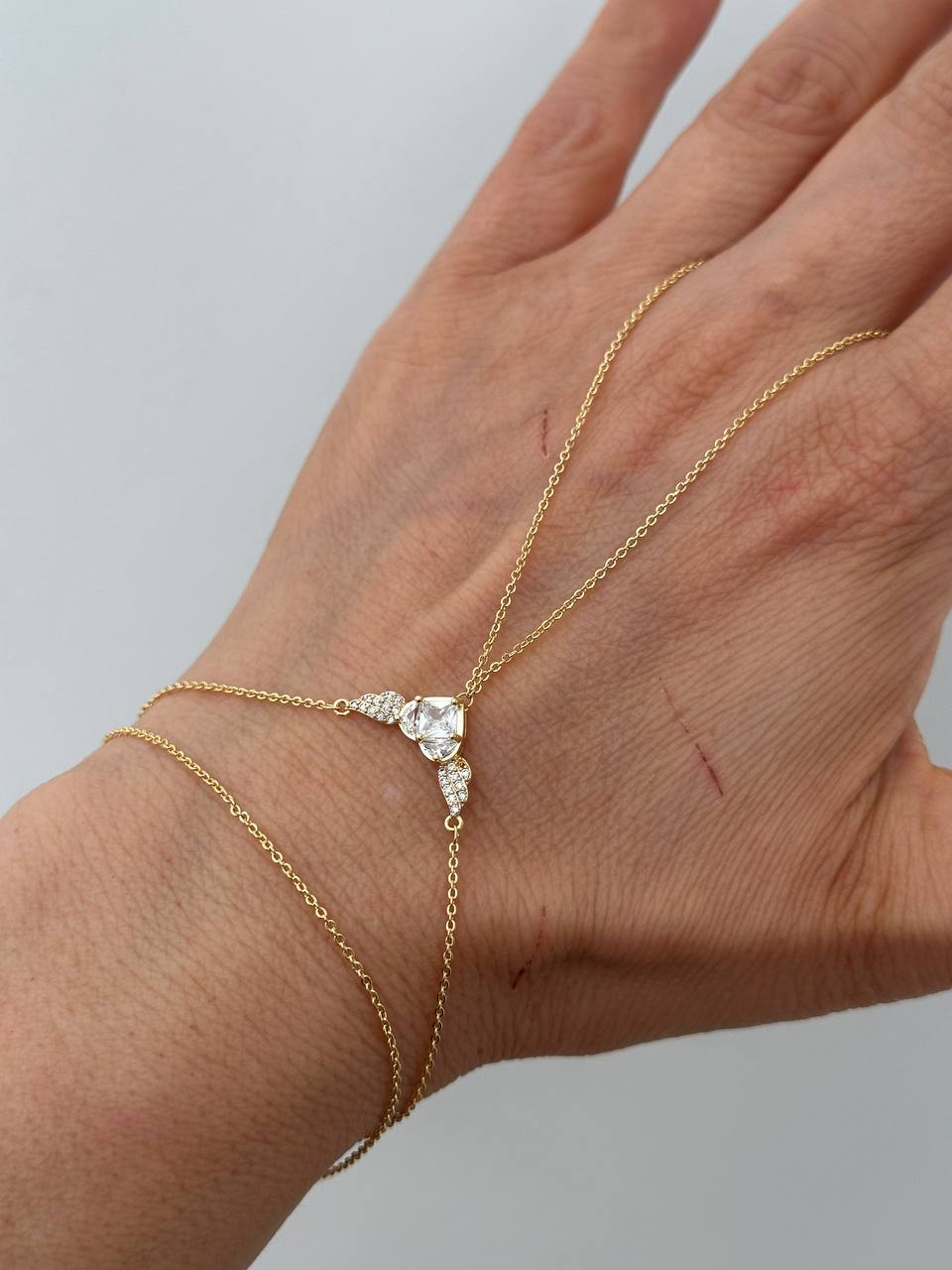 Vip Çelik Gold Renk Zirkon Kalp Taşlı ve Melek Kanat Figürlü Şahmeran Bileklik