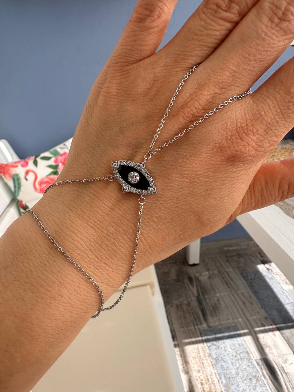 Gümüş Renk Zirkon Taşlı Göz Figürlü Rodyum Kaplama Şahmeran Bileklik