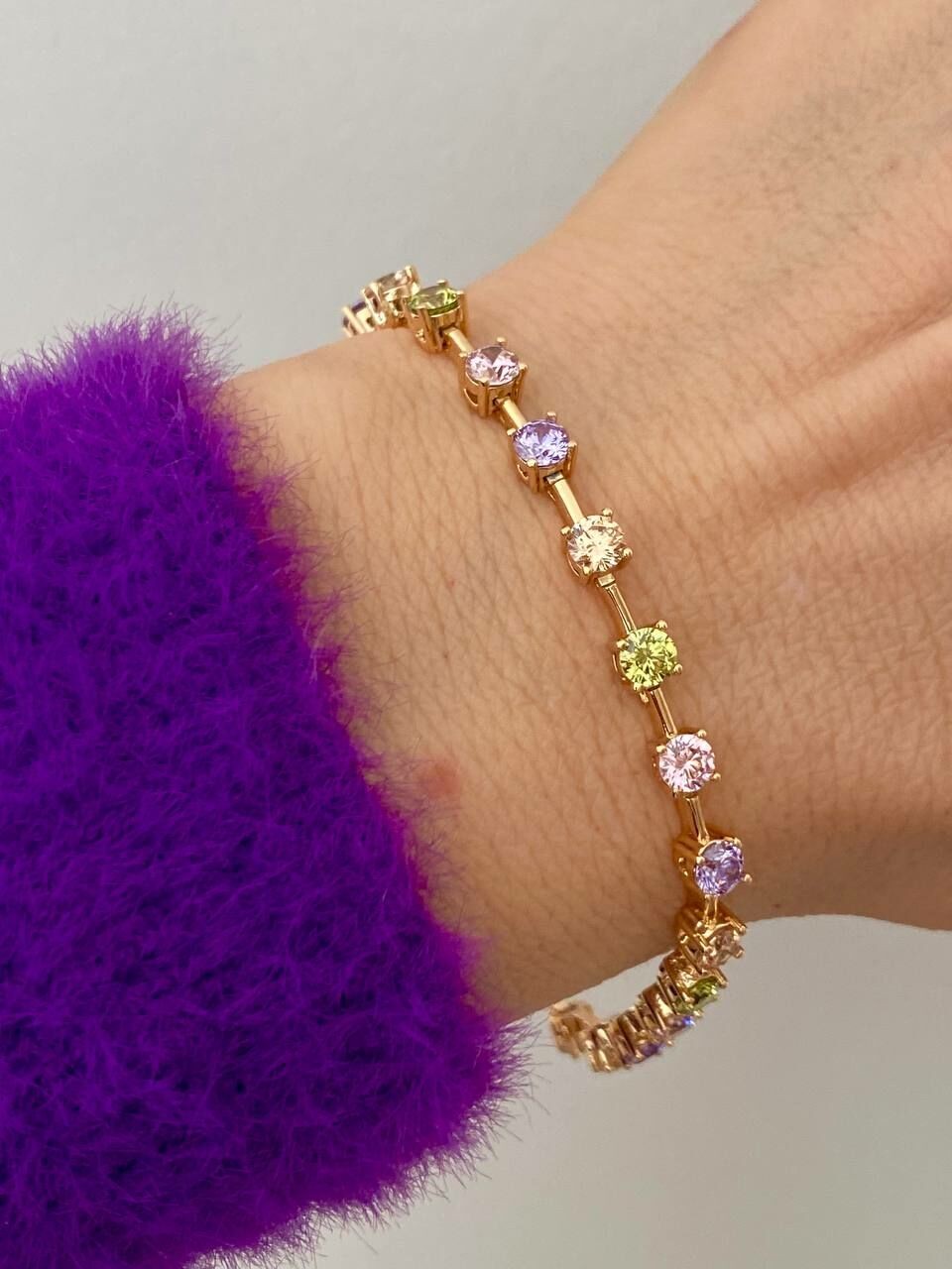 Vip Çelik Gold Renk Zirkon Renkli Taş Antialerjik Bileklik Uzunluk 16 cm. Ek Klipsle 17,5 cm.