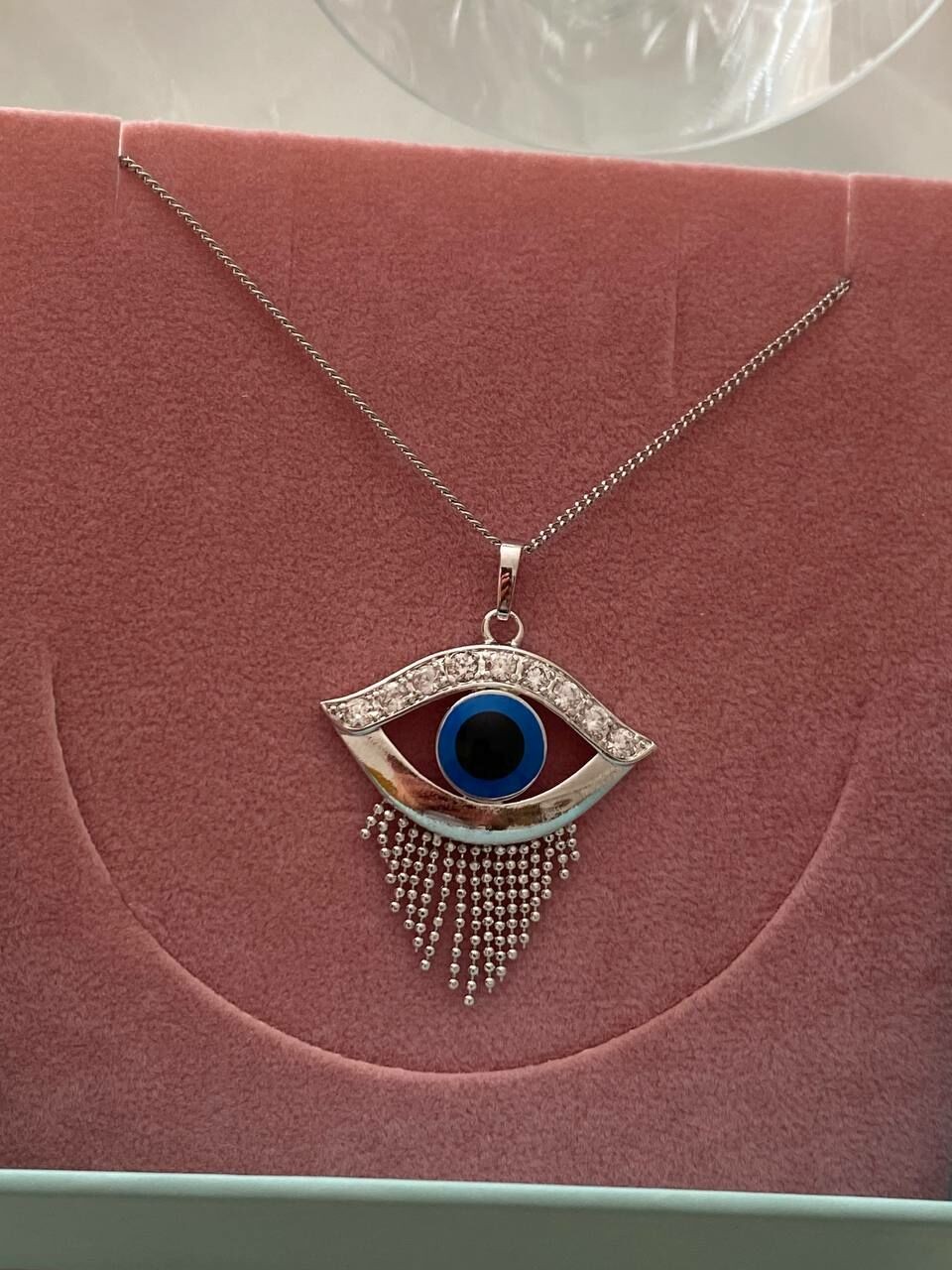 Vip Çelik Platin Renk Zirkon Taş Antialerjik Saçaklı Göz Detaylı Kolye Uzunluk 43 cm. Uç Genişlik 3 cm.