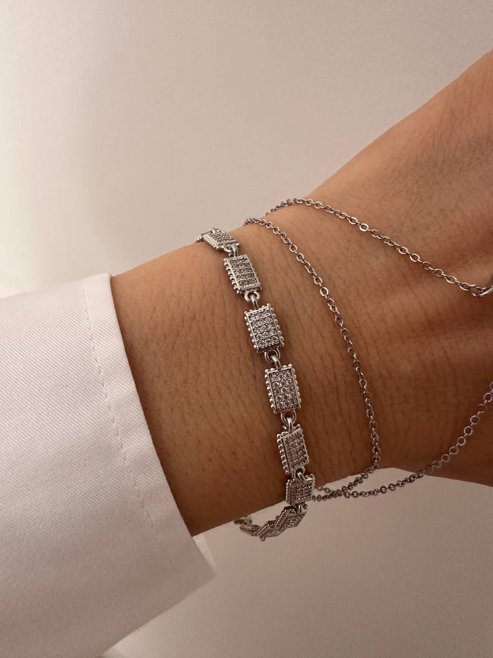 Vip Seri Gümüş Renk Zirkon Taşlı Rodyum Kaplama Bileklik Uzunluk 17 cm. Ek Klipsle 18 cm.