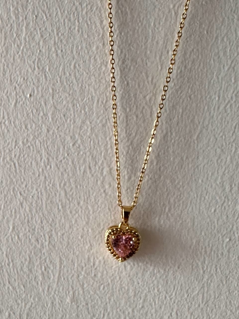 Paslanmaz Çelik Gold Renk Zirkon Pembe Kalp Taşlı Kolye Uzunluk 45 cm.