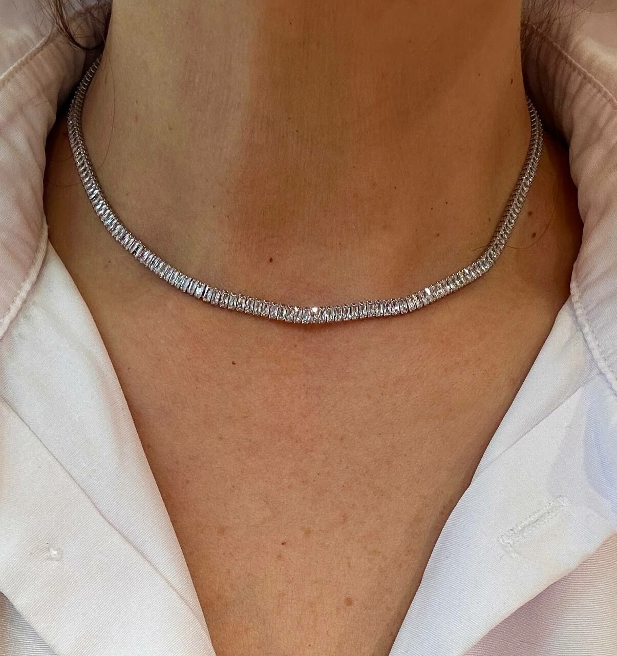 Gümüş Renk Kristal Baget Taşlı Rodyum Kaplama Su Yolu Kolye Uzunluk 40 cm.
