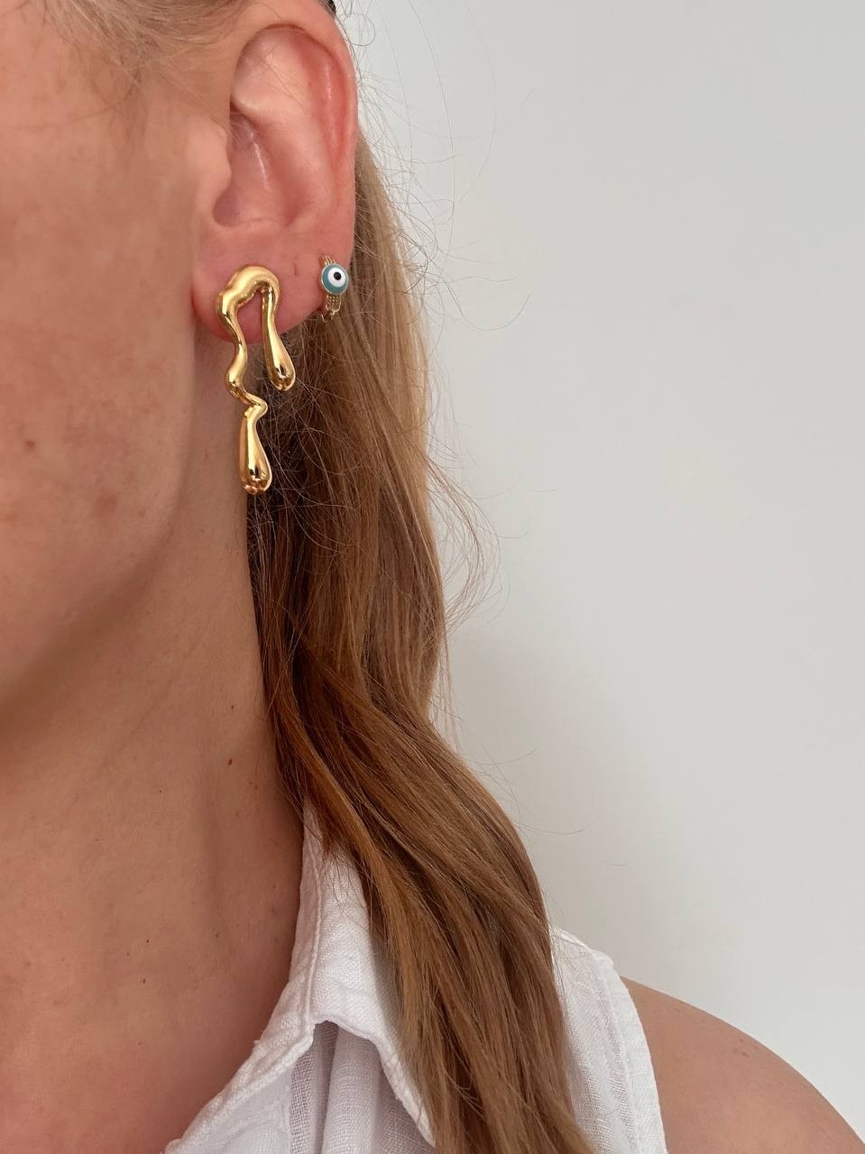 Vip Çelik Gold Renk Lazer Kesim Kıvrımlı Küpe Uzunluk 4 cm.